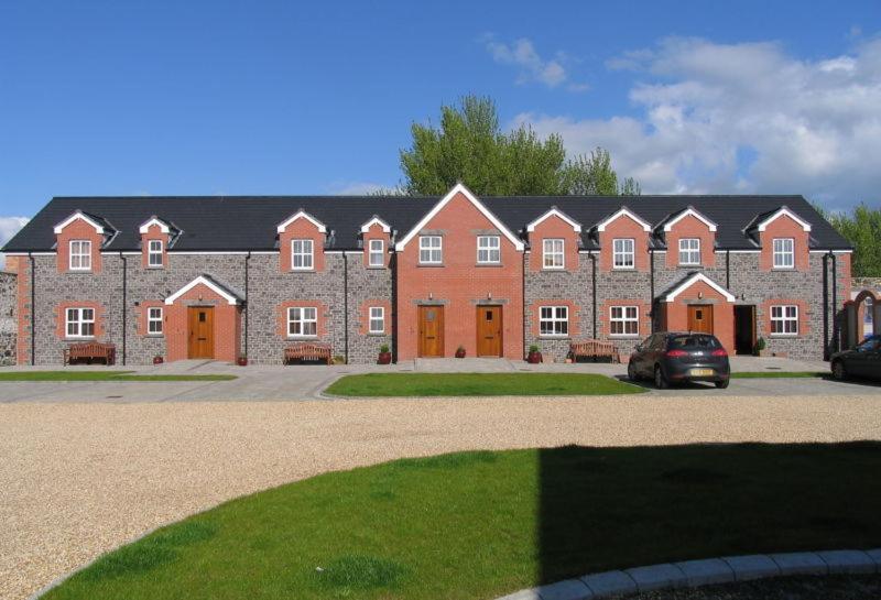 Stable Court Apartments Antrim Exterior photo